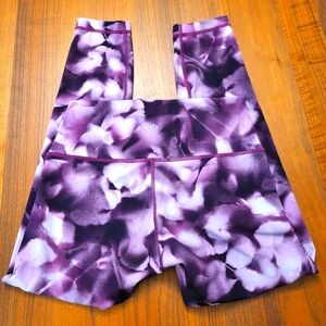 Size 6 Lululemon Wunder Under Hi-Rise 7/8 (25")